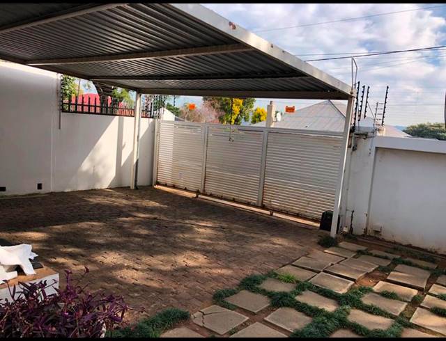 3 BEDROOM HOUSE FOR SALE IN KENSINGTON